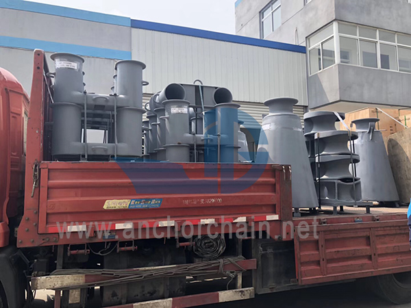 DIN81907-1997 పెడెస్టల్‌తో మెరైన్ మూరింగ్ ఫెయిర్‌లీడ్స్ రోలర్
